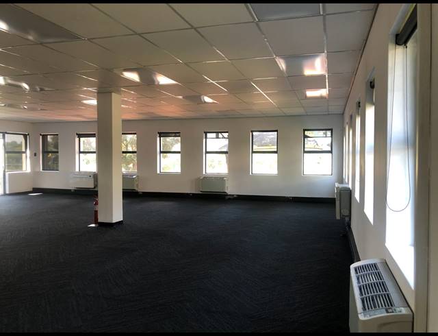 144M² OFFICE TO LET IN HYDE PARK